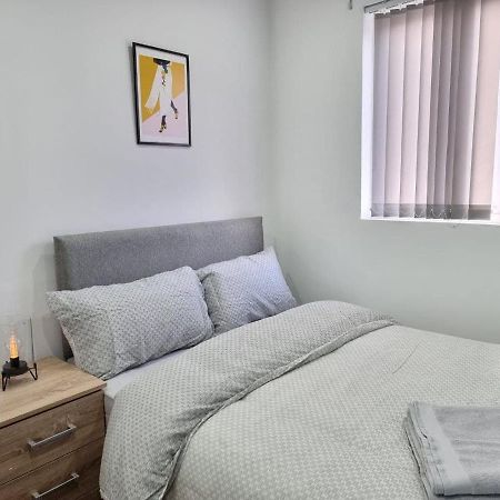 Charming Accommodation Steps From Downtown Liverpool Exteriör bild